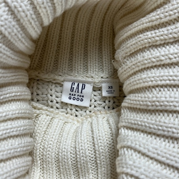 GAP Cream Cable Knit Turtleneck Sweater Ecru Fisherman Style XS - Picture 3 of 9